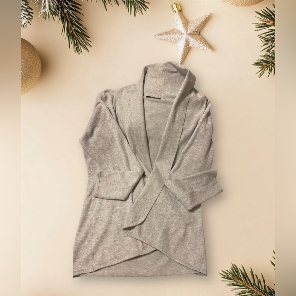 Cyrus Cardigan Size L No tag Shoulder 19”Pit 2 pit 22” Long 27” Sleeve 18” GUC